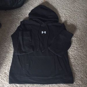 Under Armour Women’s Black Hoodie Sweatshirt Size Medium.